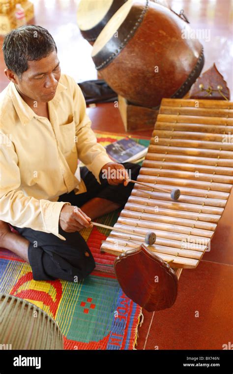 Cambodian Instruments High Resolution Stock Photography And Images Alamy