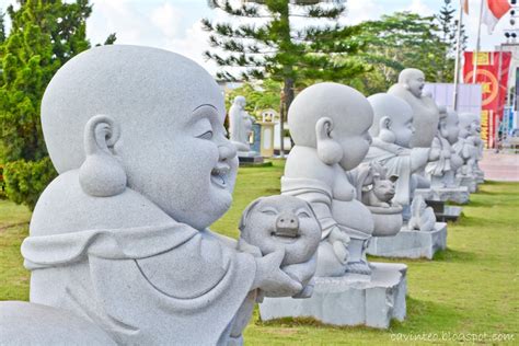 Entree Kibbles Maha Vihara Duta Maitreya Monastery 天恩弥勒佛院 Batam