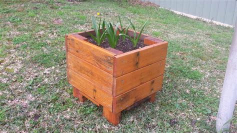 Pallet Planter Box • 1001 Pallets