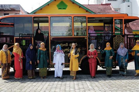 Mengenal Kebaya Labuh Pakaian Tradisional Melayu Riau Yang Didaftar Ke