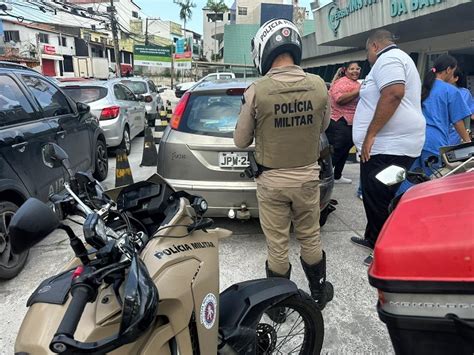 Policiais Militares Conduzem Em Seguran A At A Maternidade Mulher Em