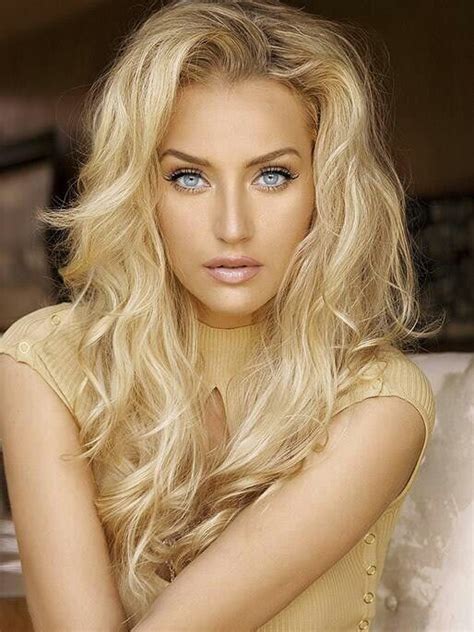 Beautiful Blonde Hair Goddess She Is Haarschönheit Blonde Schönheit