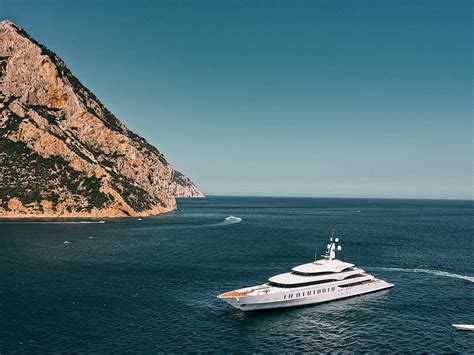 James Packers Superyacht Ije Listed For Sale Man Of Many