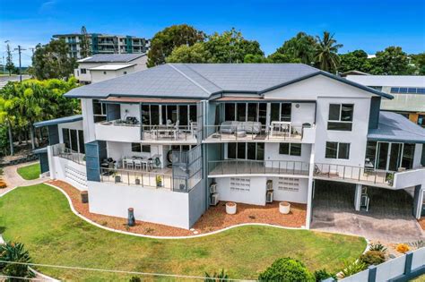 21 Beach Avenue Tannum Sands Qld 4680 Domain
