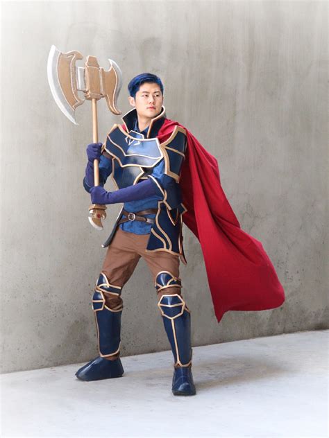 I made a Hector cosplay for my boyfriend to wear at Fanime. : r/FireEmblemHeroes