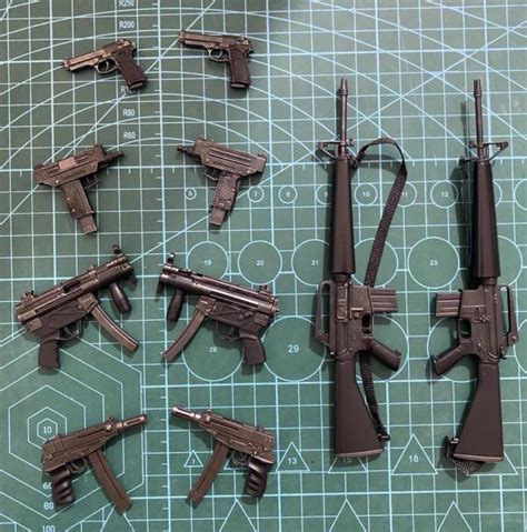 THE MATRIX HOT TOYS 1 6 SCALE MMS466 NEO PISTOLS RIFLES MACHINE GUNS WEAPONS Hobbies Toys