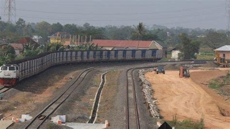 Jalur Kereta Api Palembang Lampung Ambles Di Sepancar Dan Gilas Pt Kai