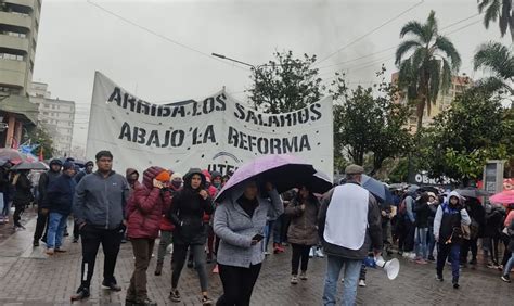 La Lluvia No Impidi Otra Multitudinaria Marcha En Jujuy