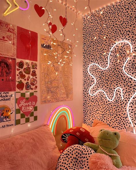 Squiggle Lights Are The Cutest New Room Decor Trend GirlsLife