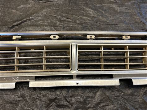 Mavin 1973 1974 1975 1976 1977 Ford F100 F150 F250 Truck Grille