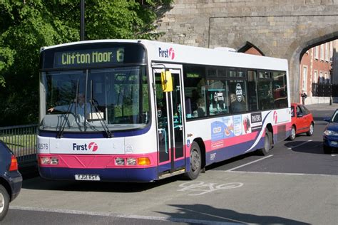 FIRST YORK 40576 YJ51RSY YORK 140507 David Beardmore Flickr