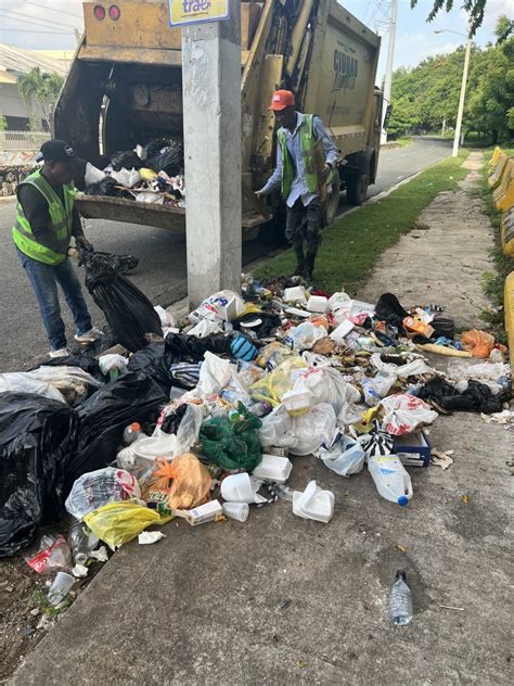 Se Desploma Servicio De Recogida Basura En Barrios De Santo Domingo