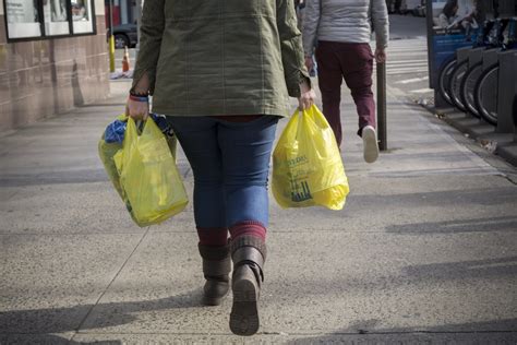 Gov Cuomo To Sign Legislation Into Law Halting Plastic Bag Fee In New