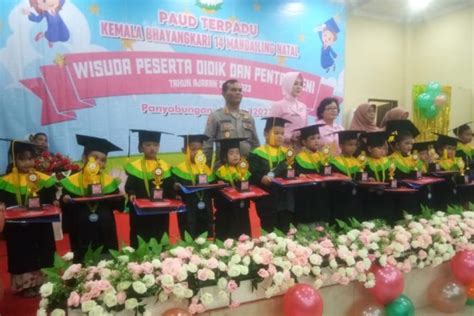 PAUD Terpadu Kemala Bhayangkari 14 Panyabungan Gelar Wisuda T A 2023