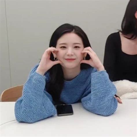 Jang Gyuri Facts On Twitter Gyuri Fromis Girl Group Fromis Icons