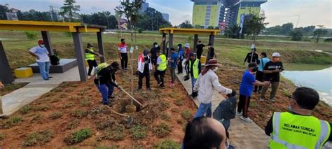 Gambar 1 Aktiviti Penghijauan Taman Komuniti Di Kampung Dato Abu Bakar