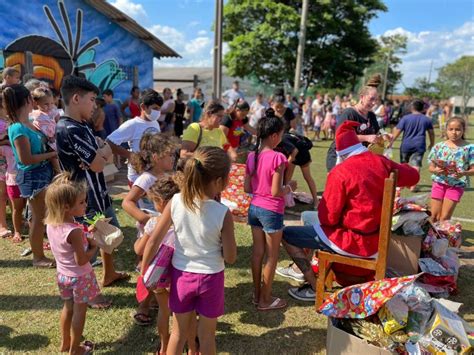 Natal Da Cufa Toledo Conta Papai Noel E Doa Es De Brinquedos E