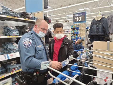 Partnership Builds Biggest ‘shop With A Cop Event Yet Joco Report