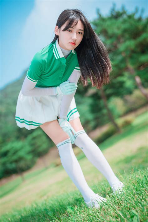 DJAWA Photo HENDOONG 혠둥이 On Green 微图坊