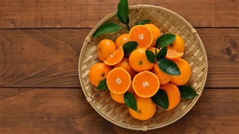 The Fastest Way To Peel And Segment Mandarin Oranges