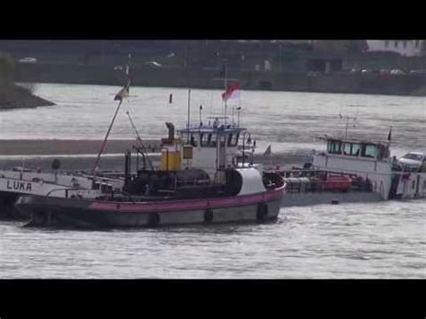 Schiff Bei Oberwesel Am Rhein Auf Grund Gelaufen Youtube