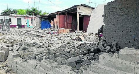 Piura Más de 70 familias se quedan en la calle tras el derrumbe de sus