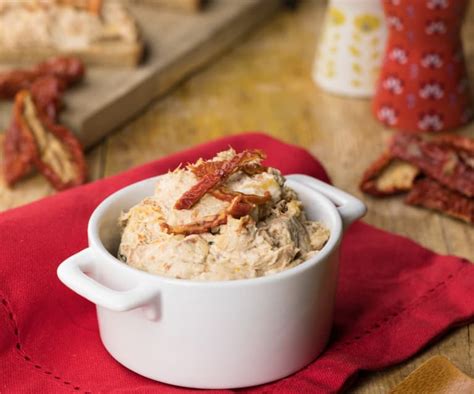 Pesto Al Formaggio Con Anacardi Pomodori Secchi E Finocchietto