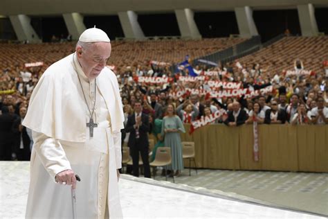 Il Duro Monito Di Papa Francesco La Donna Il Primo Materiale Di