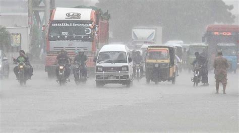 Karachi Weather Update Heavy Rain Thunderstorms Likely To Hit City