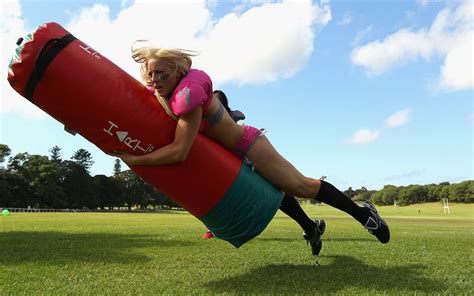 Football Americano In X League Si Gioca In Lingerie Sky Sport