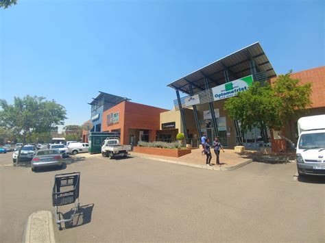Silver Oaks Crossing Shopping Centre - ex Cash Converters | Broll