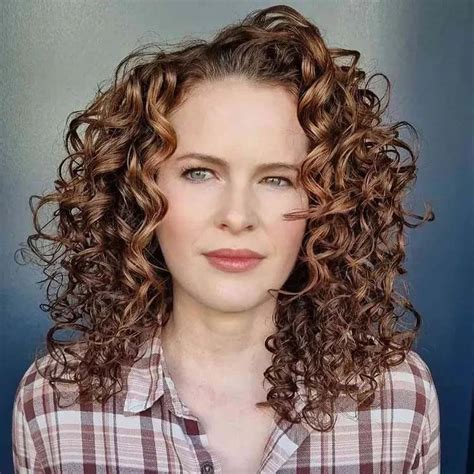 Hairstyle Trends 2023 For Curly Hair These Stylish Haircuts Showcase