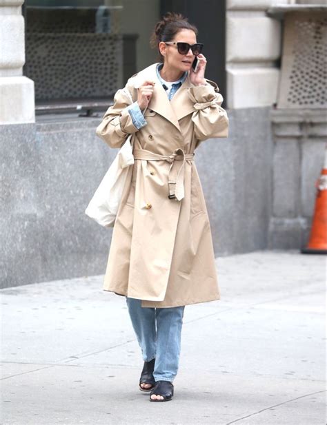 Katie Holmes Steps Out In The Ultimate Undercover Coat Katie Holmes