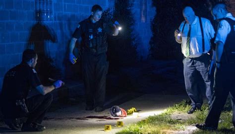 Man 30 Fatally Shot In East Garfield Park Chicago Sun Times