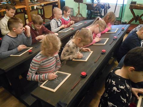 SKOLA 19.GADSIMTĀ - Cēsu Pilsētas vidusskola