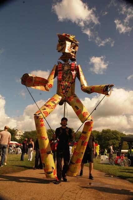 Pin by Marlon Tellez on Guardado rápido Cardboard costume Puppets