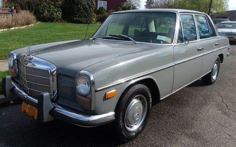 Manual Diesel Sedan: 1970 Mercedes 220D | Barn Finds