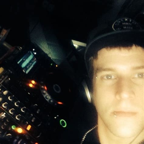 Stream Maik L. "is mir Ladde" music | Listen to songs, albums ...