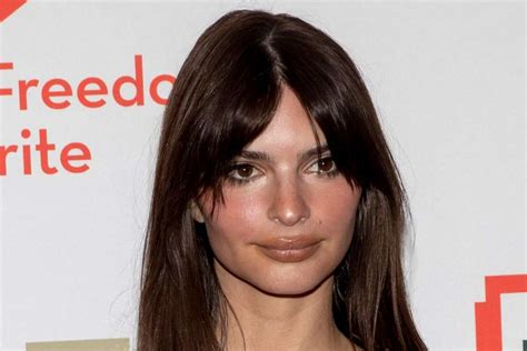 Emily Ratajkowski Lascia Senza Parole Tutto In Mostra Forse Troppo La Foto è Da Bollino Rosso