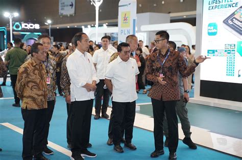 Booth Di Pevs Dikunjungi Presiden Jokowi Dirut Pln Paparkan