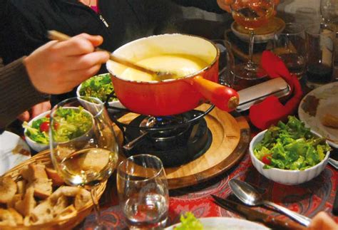 Fondue Savoyarde Recipe - Classic Apres-Ski Dish in the French Alps ...