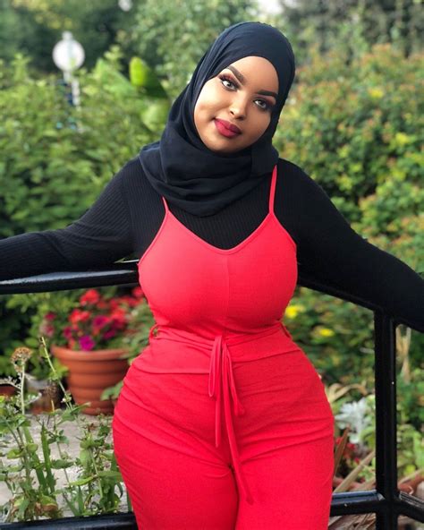 Stunning Red Hijab Fashion For Curvy Women