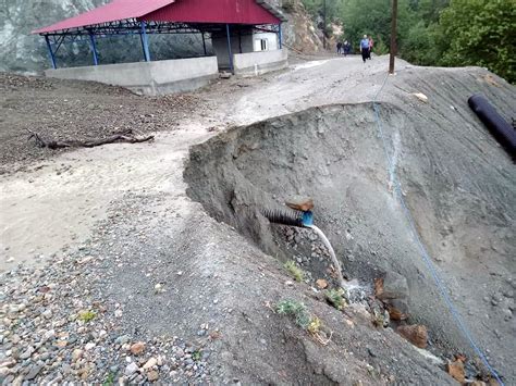 Adana Da Ya Sonras Heyelan Mahalle Yolu Kapand S Zc