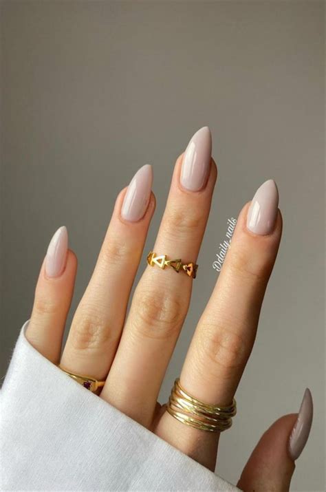 Elegant Nude Almond Nails Design For Spring Nail Colors