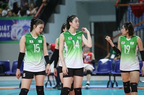 Hot girl bóng chuyền Quỳnh Hương m ghi điểm ấn tượng fan háo hức cổ vũ