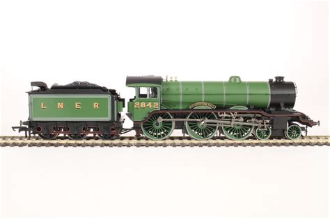 Hornby R3447 Class B17 4 6 0 2842 Kilverstone Hall In Lner Green