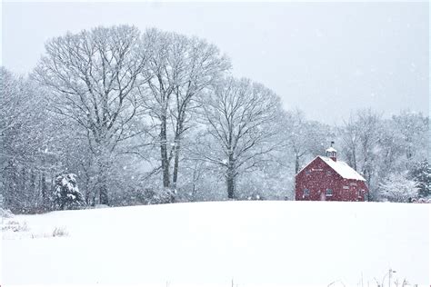 Red Barn in Snow by muffet1 on DeviantArt