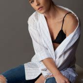 Emily Bett Rickards Nude Pictures Onlyfans Leaks Playboy Photos Sex Scene Uncensored