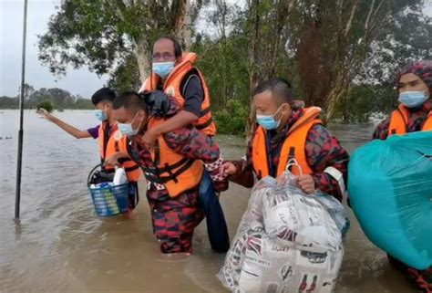 Hampir Anggota Jbpm Diatur Gerak Bagi Membantu Mangsa Banjir Di