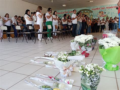 Servidores da REME participam de ato na escola Cássio Leite de Barros